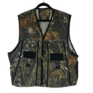 Game Winner camo hunting vest with multiple pockets size XL/2XL